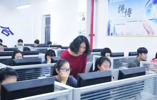 电子商务专业学生网课